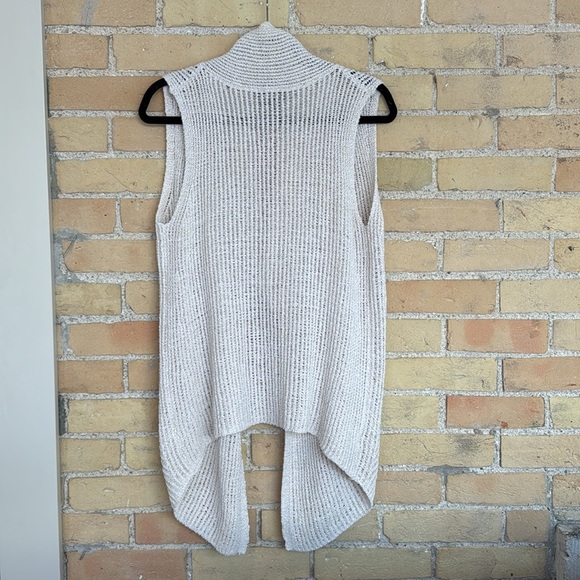 Johnston & Murphy Women's Cream Sweater Vest - Picture 5 of 5